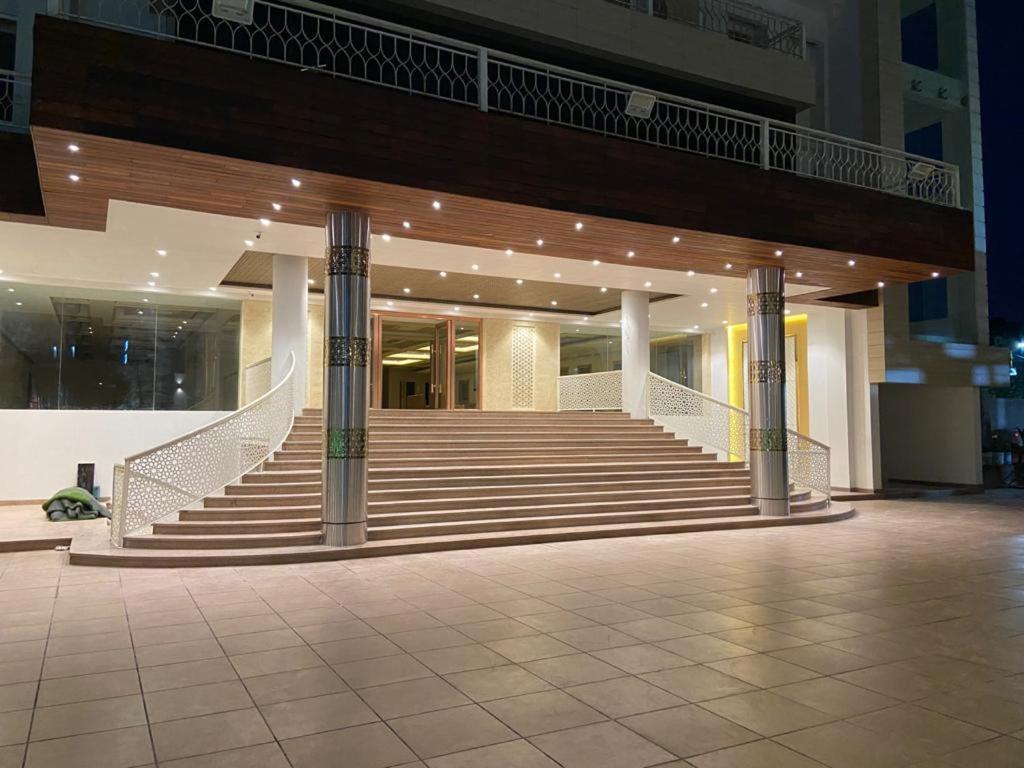 Acco Grand Hotel Лакхнау Экстерьер фото
