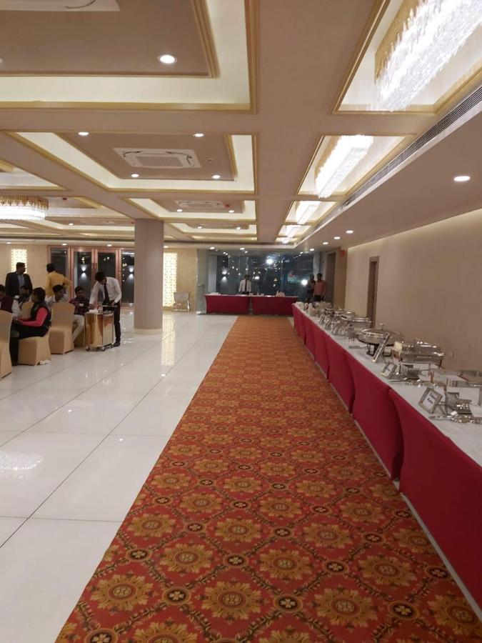 Acco Grand Hotel Лакхнау Экстерьер фото