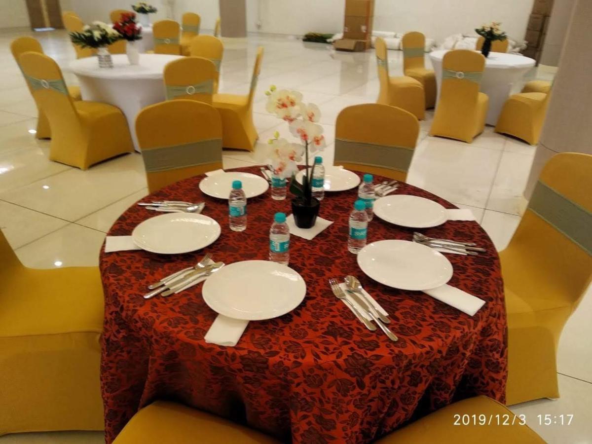 Acco Grand Hotel Лакхнау Экстерьер фото