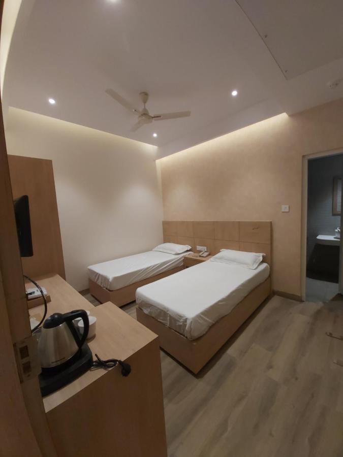 Acco Grand Hotel Лакхнау Экстерьер фото